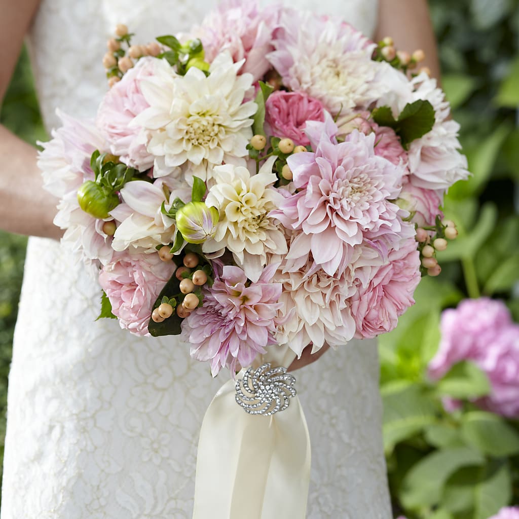 Heart's Promise Bouquet – Bella Rose, Rialto CA