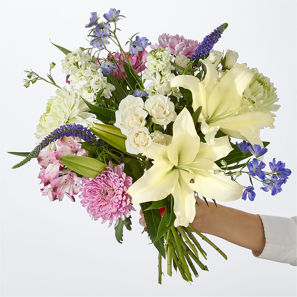 Winter Celebration Bouquet –  Bella Rose, Rialto CA
