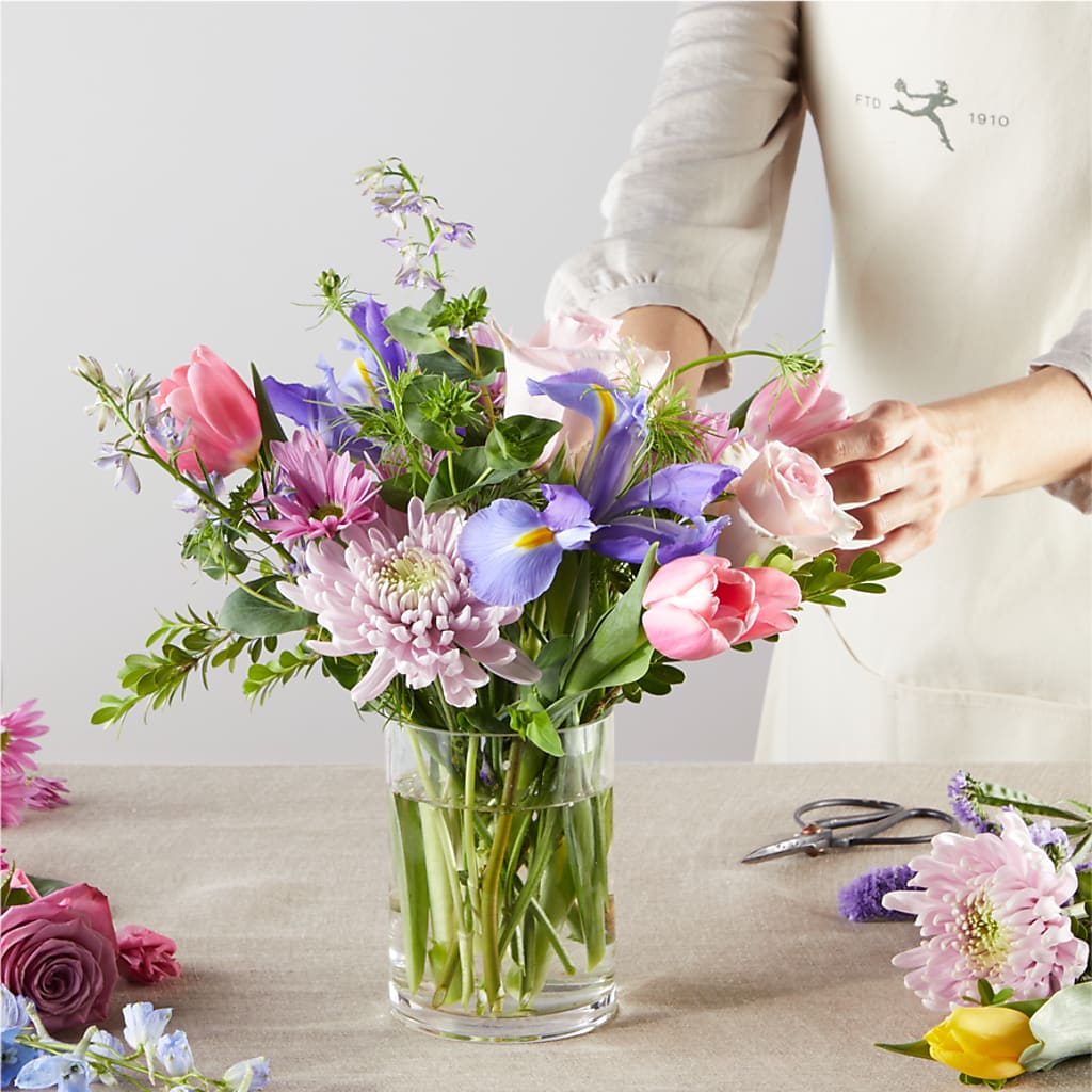 Pastel Tradition - A Florist Original –  Bella Rose, Rialto CA