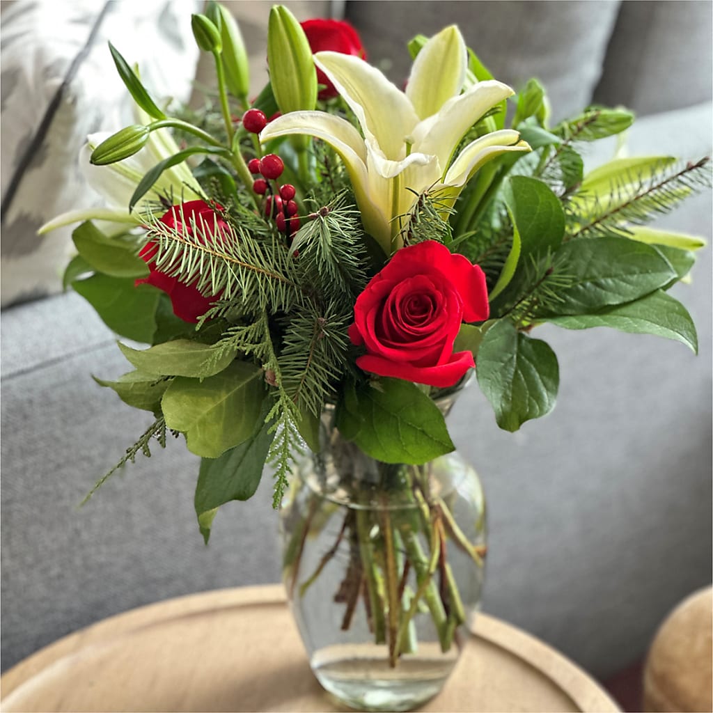 Sparkling Snowflakes Bouquet –  Bella Rose, Rialto CA