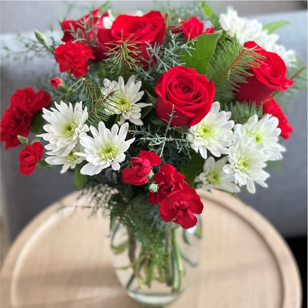 Seasonal Magic Bouquet –  Bella Rose, Rialto CA