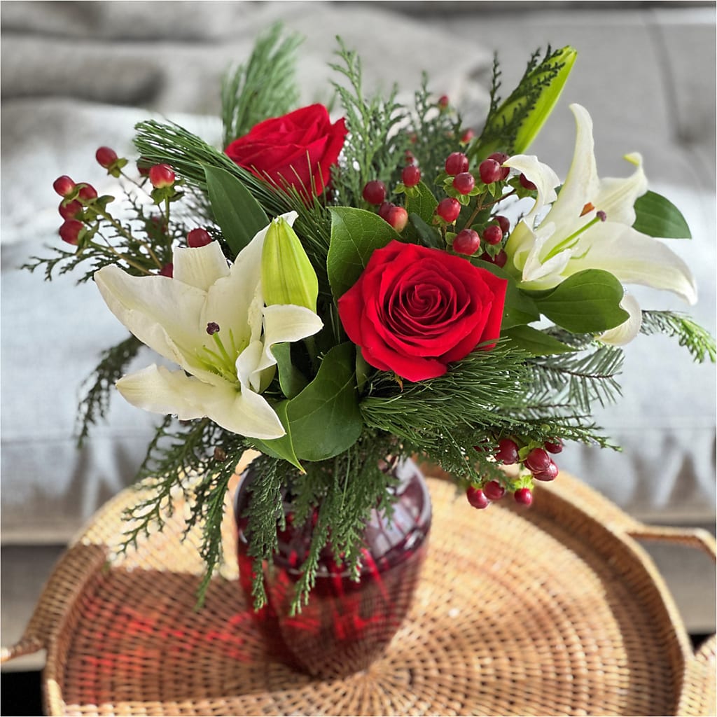 Evergreen Delight Bouquet –  Bella Rose, Rialto CA