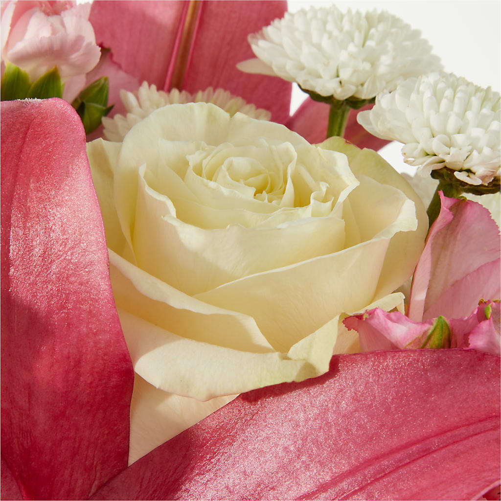 Piece of Cake Bouquet –  Bella Rose, Rialto CA
