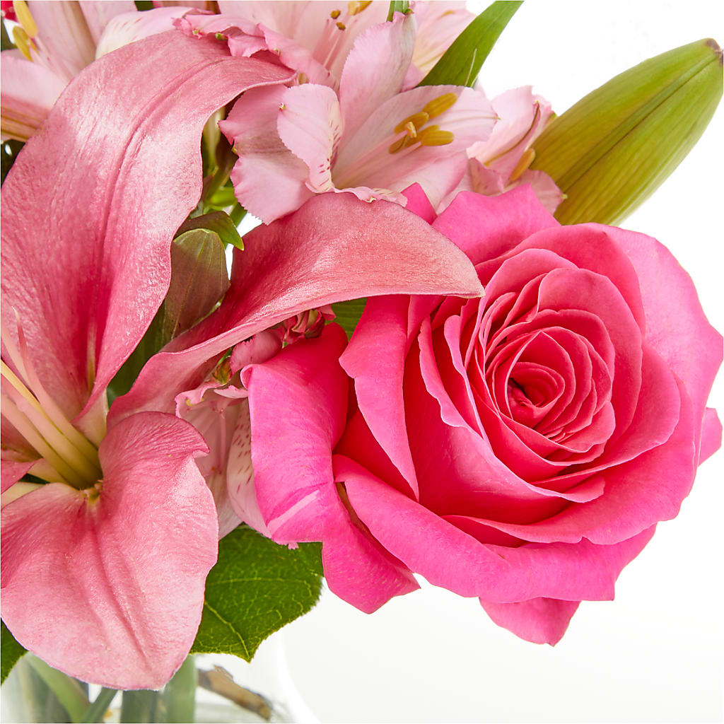 Lots of Love Bouquet –  Bella Rose, Rialto CA