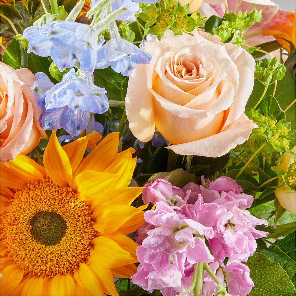 Dreamy Meadows Bouquet –  Bella Rose, Rialto CA