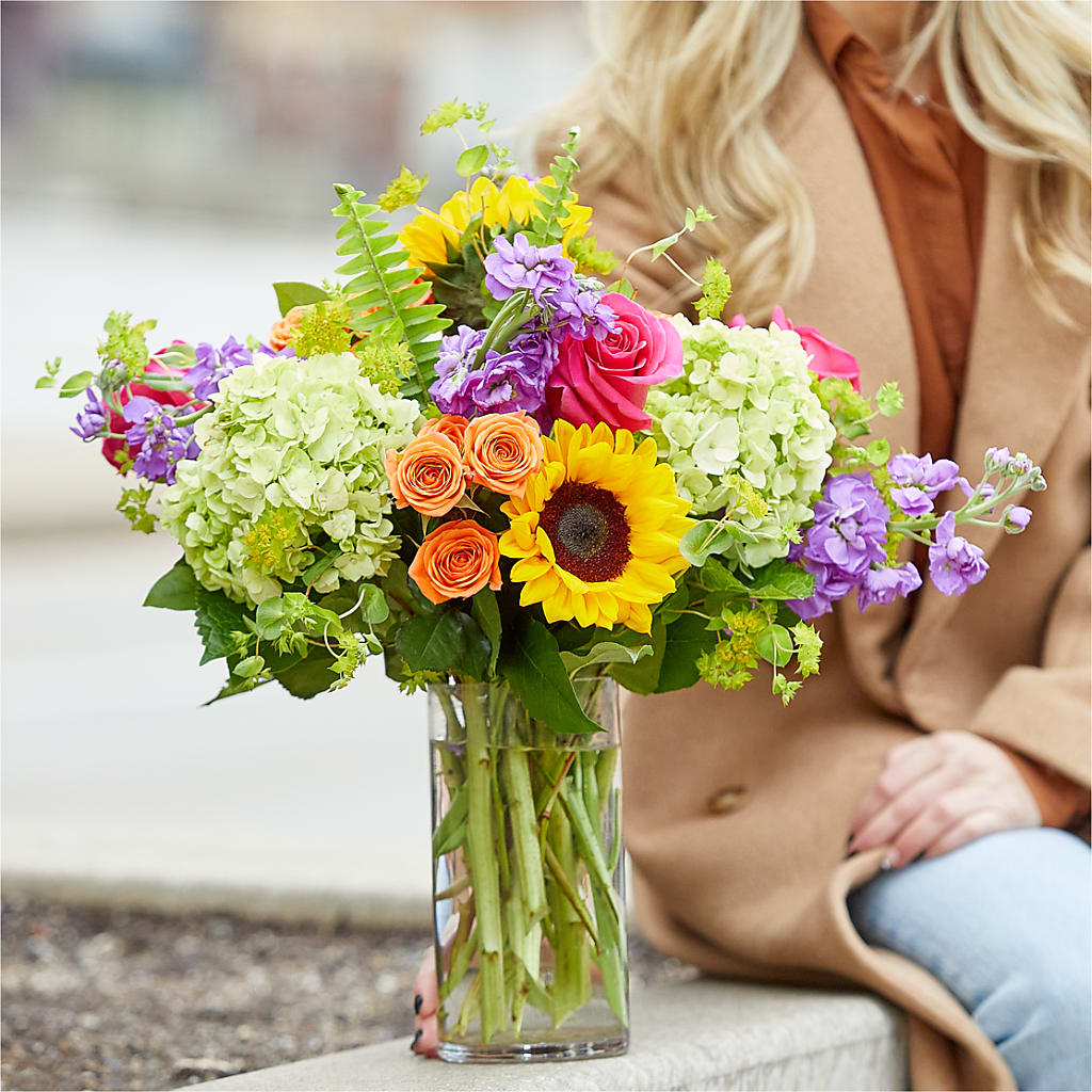 Vibrant Greetings Bouquet –  Bella Rose, Rialto CA